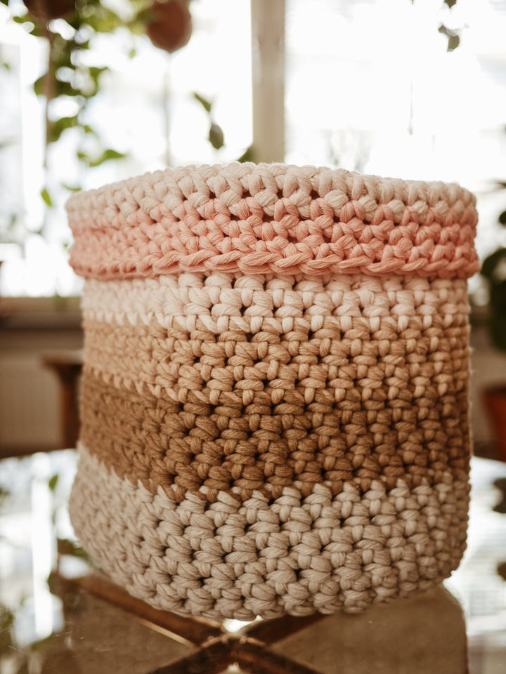 How to crochet a basket with macramé single twist string