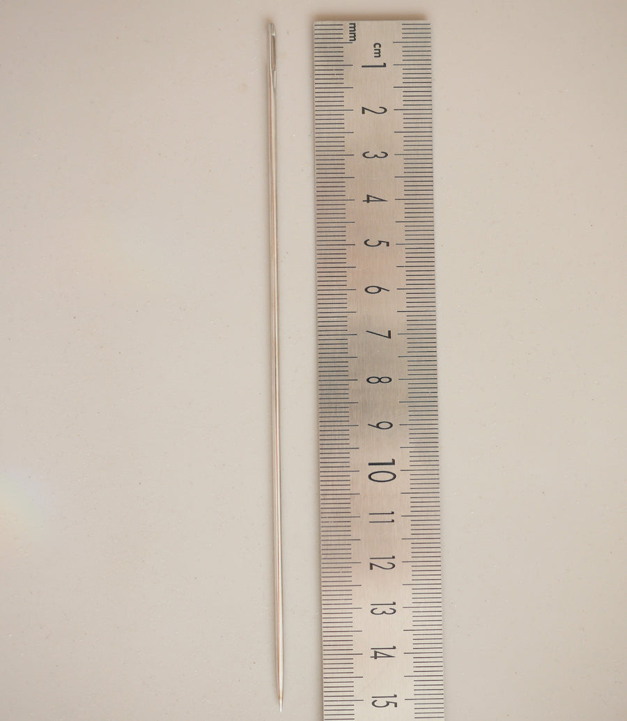 Long needle, 15 cm/5.9 in